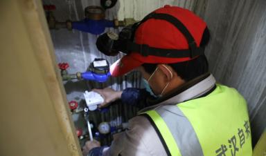 為獨(dú)居老人安裝智能水表，卓正免費(fèi)提供方案